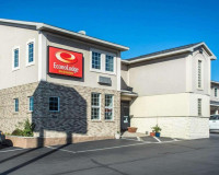 Econo Lodge & Suites Airport North Syracuse