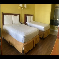 Evergreen Plaza Inn