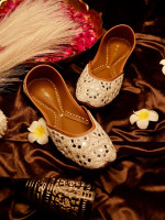 Buy Cheap Punjabi Juttis Online To Complete Stylish Ethnic Outfits