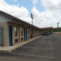 Sona Inn Dilley Hotel