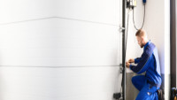 Fast Garage Door Repair Services Near You in Carlsbad