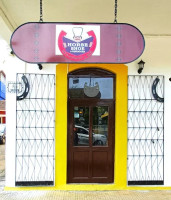 Horse Shoe Bar & Restaurant