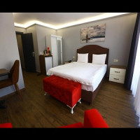 Zendy Suite Hotel