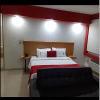 Hotel CEO