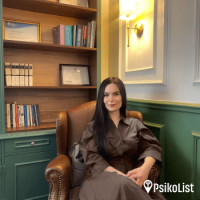 Uzman Klinik Psikolog / Aile Danışmanı ve Çift Terapisti Esra Sayın