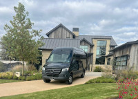 Wedding Limos in Austin | Luxury & Elegant Transportation Services
