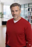Montreal-based project management professional focused on business operations