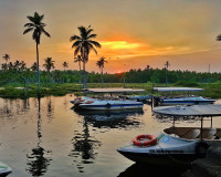 Poovar Boating & Holidays